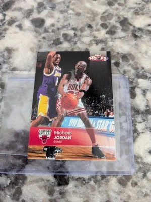 2005-06 NBA Hoops - Kobe Bryant, Michael Jordan #20 Card (4 - Image 1 of 4