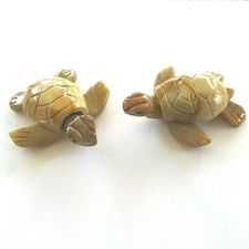 Sea Turtle Pair Hand carved Peru miniatures 1.75"