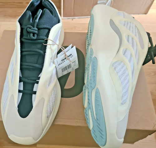 Scarpe da ginnastica Adidas Originals Yeezy 700 nuove con scatola taglia UK 14 EUR 50