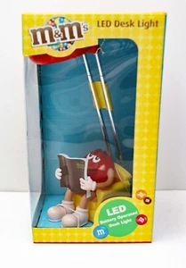 Luz de escritorio LED M&M'S 2009. Lectura de figuras rojas de M&M. Nuevo en caja - Imagen 1 de 7