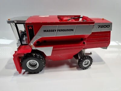 Massey Ferguson 7200 Britains 1998 Die Cast Farm Harvester Combine Red Vintage — 第 1/4 张图片