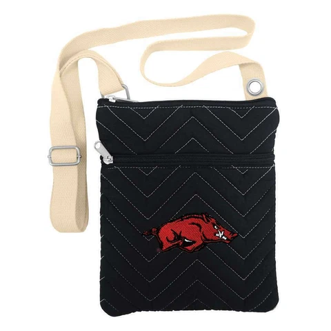 NEW! ARKANSAS RAZORBACKS CHEVRON STITCH CROSS BODY PURSE BAG LICENSED Cover
