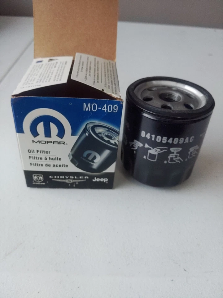 Mopar M0-409 / 04105409AC Genuine Chrysler PT Cruiser Dodge Neon 2.4 Oil Filter - Image 1 of 1