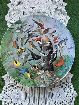 Vintage 1972 Springbok Circular Puzzle  "Familiar Birds" -  20-3/8" - COMPLETE - Image 1 of 4