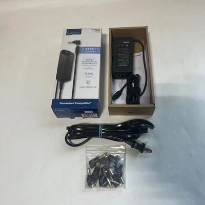 Insignia™ — универсальное зарядное устройство для ноутбука 65 Вт — черное - Изображение 1 из 2