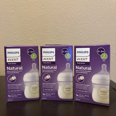 Paquete de 3 biberones naturales Philips Avent con pezón de respuesta natural 4 oz flujo 2 Foto 1 de 2