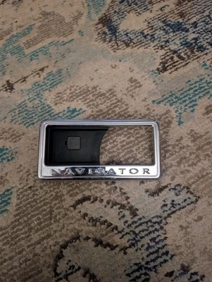 2007-2014 Lincoln Navigator PASSENGER RIGHT FRONT Interior Door Handle Trim - Image 1 of 4