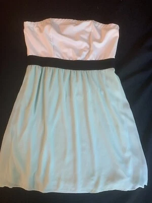 Vestido Primavera de Charlotte Russe Para Mujer Talla L. Sin Tirantes Verde Menta Blanco Negro Foto 1 de 4