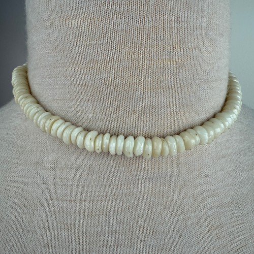 OFF WHITE Collana di perle in plastica impilate bianco sporco vintage 16"