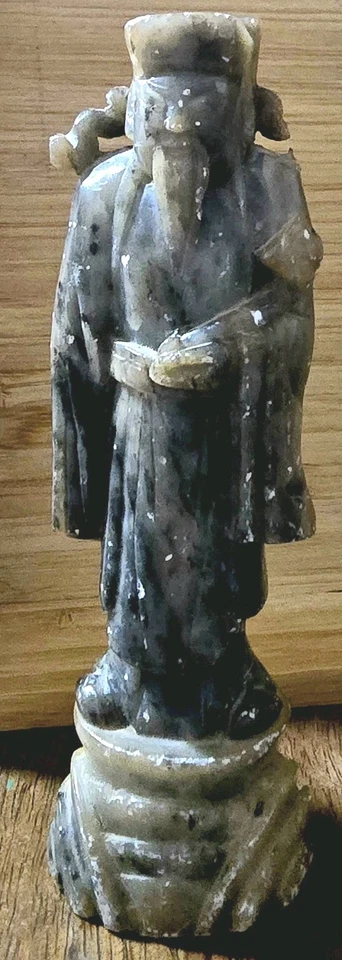 中国手工雕刻微笑玉或肥皂石雕塑智慧古代长老或上帝 — 第 1/4 张图片