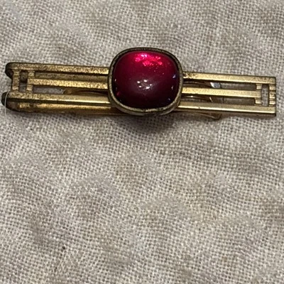 Vintage Anson Gold Tone With Red Stone Tie Bar 1950’s - Image 1 of 4