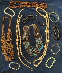 Konvolut 14 Vintage Stil 8 Armbänder 6 Halsketten Schmuck Muscheln Perlen 1 Lia Sophia! - Bild 1 von 7