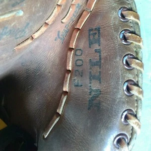 Nile RH F 200 Baseball Glove Old Made in Japan Pre-owned Fair Condition - Picture 1 of 7