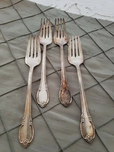 IS Remembrance Set of 4 Salad Forks 1847 Rogers Silverplate Flatware Lot M - Picture 1 of 3