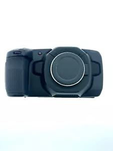 Blackmagic Design Pocket Cinema Camera 4K con attacco MFT - NO DONGLE Micro 4/3 - Foto 1 di 13