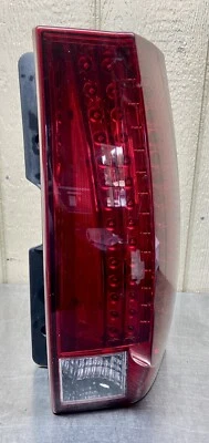 2007 -14 Cadillac Escalade Passenger Right OEM Tail Light LED  #44 — 第 1/4 张图片