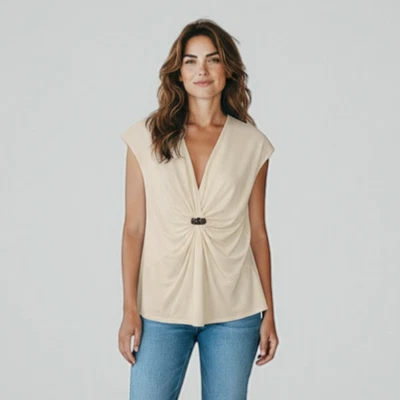 Camiseta de terciopelo crema rayón con mangas de gorra con joyas talla grande COMO ESTÁ Foto 1 de 4