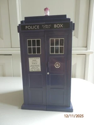 Dr Who Tardis Police Box Figure Collectors Cards Storage Vintage 1960s - Image 1 of 4