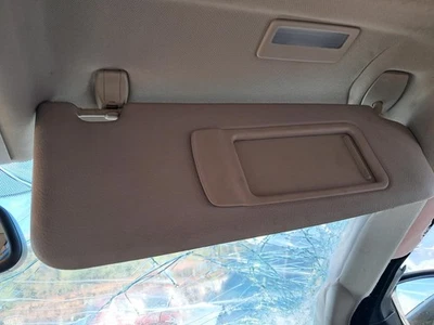 Used Right Sun Visor fits: 2012 Bmw 535I illuminated vinyl Right Grade A Foto 1 de 4