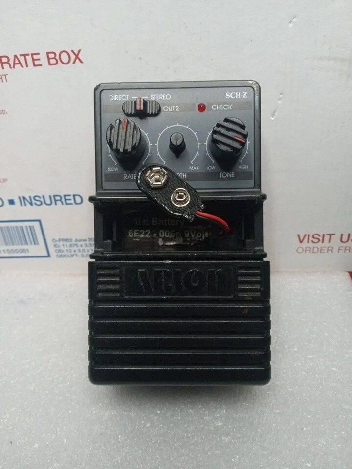 Pedal efecto guitarra Arion Stereo Chorus / Vibrato SCH-Z falta cubierta de bateo, perilla Foto 1 de 4