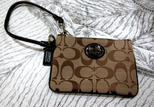 Coach LOGO Borsa da polso in tela marrone sfondo beige con cerniera