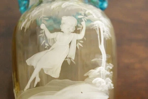 JARRÓN DE CRISTAL DECORATIVO ESTILO JUVENIL CON IMAGEN DE NIÑA FUNDIDA #10946 - Imagen 1 de 6