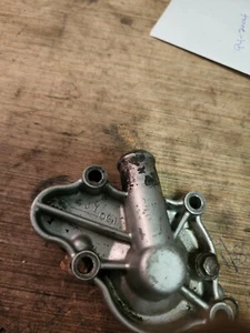 1994-2004 YAMAHA YZ 125 WATER PUMP COVER 4JY-12422-01-00 good condition. - Picture 1 of 4