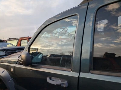 Jeep Liberty 2006 puerta delantera izquierda azul (se adapta a 02-07) Foto 1 de 4