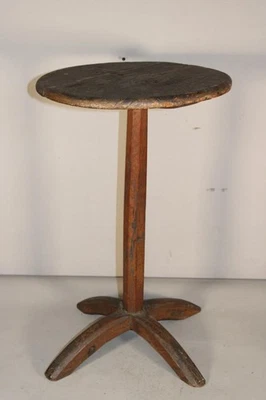 FANTÁSTICO CANDELABRO BASE X PEREGRINO MA SIGLO X O BASE CABALLETE EN SUPERFICIE ANTIGUA Foto 1 de 4