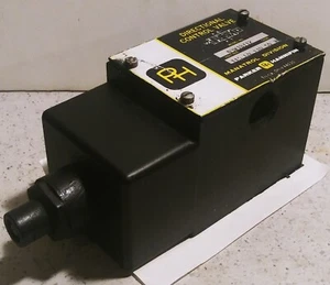 Parker Hannifin Hydraulic Directional Control Valve D3W1BY12 (240) - Picture 1 of 4