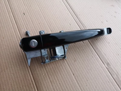 ЧЕРНАЯ ДВЕРНАЯ РУЧКА PEUGEOT 2008 1.6 HDI 2014 СО СТОРОНЫ ПЕРЕДНЕГО ПАССАЖИРА KTV 9680342780 - Изображение 1 из 4