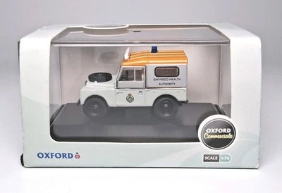 Ambulancia blanca Land Rover Gwynedd Health Authority Oxford Commercials 1:76 Foto 1 de 4