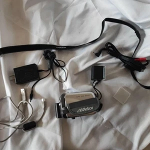 Victor GZ-MG77 HARD DISK MOVIE Everio 16:9 WIDE SCREEN DOLBY DIGITAL Silver - Picture 1 of 7