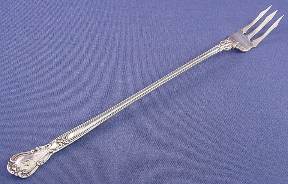 CHANTILLY- GORHAM LONG HANDLE STERLING PICKLE FORK- Mono'd - Image 1 of 2