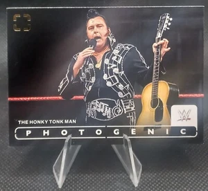 2024 Panini Photogenic WWE #23 - L'uomo Honky Tonk - Foto 1 di 2