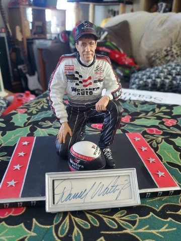 Sports Impressions DARRELL WALTRIP autograph figurine Cover