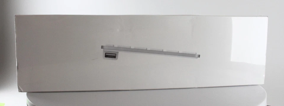 Apple A1243 Wired Keyboard USB 2.0 - QWERTY - Spanish (MB110E/B) - Image 1 of 1