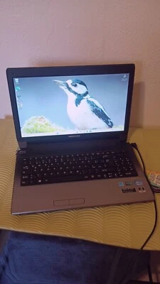 medion akoya p6638 15,6"  i5-3320m 128GB NVME 8gb nvidia 635m 1gb windows 11i - Immagine 1 di 4