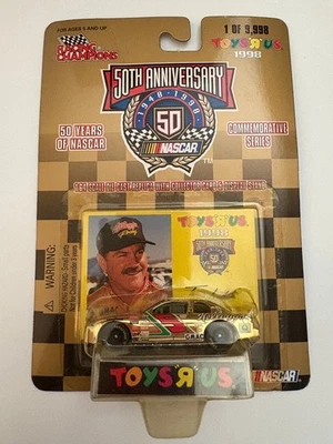 1998 Racing Champions Toys R Us Gold 1:64 #5 Terry Labonte Kellogg's Chevy New - Image 1 of 4