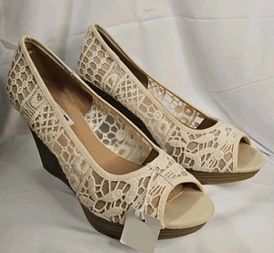 American Eagle Ivory Peep Toe Crochet Lace Wedges Women’s Size 10 Shoes New - Picture 1 of 9