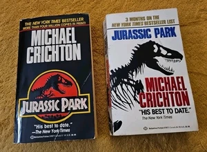 Jurassic Park Paperback Lot (2) 1991 Vintage Paperbacks Michael Crichton - Picture 1 of 12