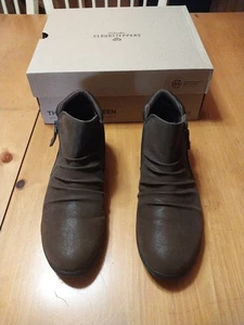 Clarks Cloudsteppers 10M Brown Ruched Side Zip Ankle Boots - Picture 1 of 8