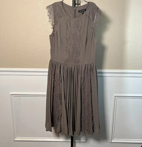 Banana Republic Damen Kleid Gr. 6 beige Faltenrock Spitze Flügelärmel gefüttert - Bild 1 von 20