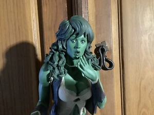 Sideshow She Hulk Big Green Comiquette - Picture 1 of 10