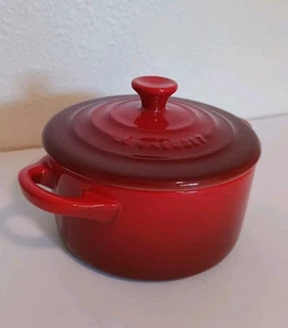 Le Creuset Mini Cocotte runder Dutch Oven mit Deckel rot Steinzeug klein - Bild 1 von 8