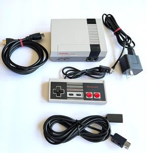 MINICONSOLA NINTENDO NES EDICIÓN CLÁSICA EXPANDIDA CON MANDO Y CABLES - Imagen 1 de 5