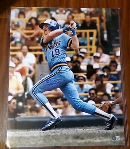 ROBIN YOUNT 16x20 Autographed Signed Photo BECKETT WITNESSED BREWERS - Picture 1 of 1