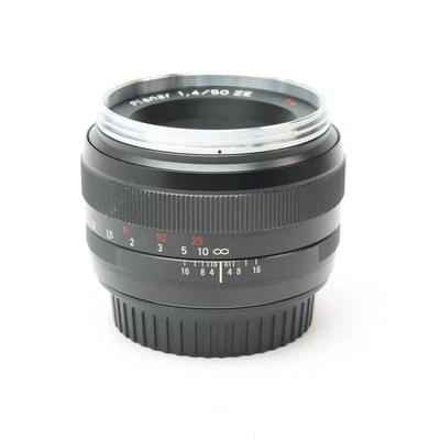 Carl Zeiss Planar T* 50mm F/1.4 ZE (for Canon EF mount) #227 - Image 1 of 4