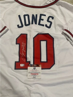 Camiseta deportiva autografiada por Chipper Jones de los Bravos blancos con certificado de autenticidad  Foto 1 de 2