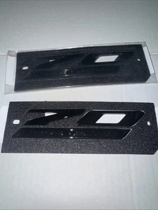 Pair 70th Anniversary 1953-2023 Emblem 3D Fender Badge for Corvette C8 Black - Picture 1 of 2